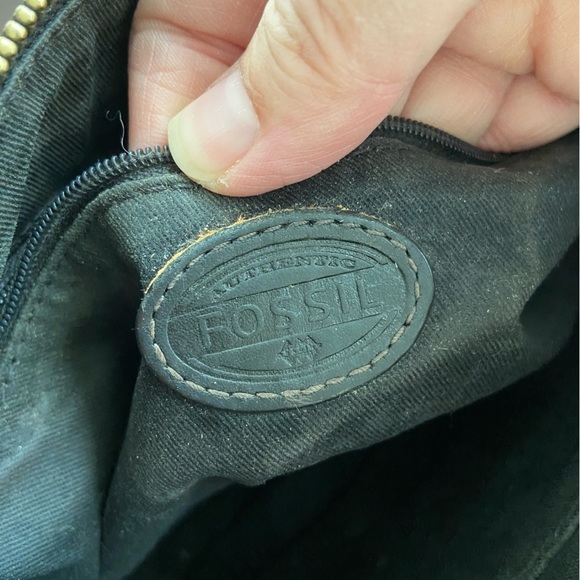 FOSSIL Classic Black Leather Vickery Crossbody Purse Bag with Adjustable Strap - Picture 8 of 11